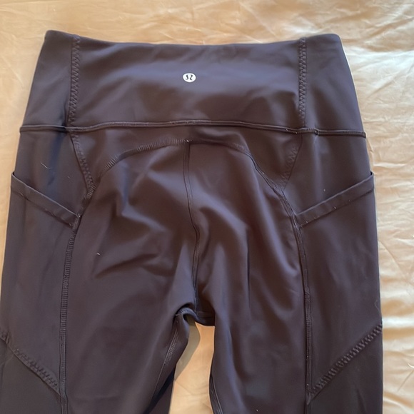 Lulu Lemon Leggings Great Condition - Picture 6 of 6
